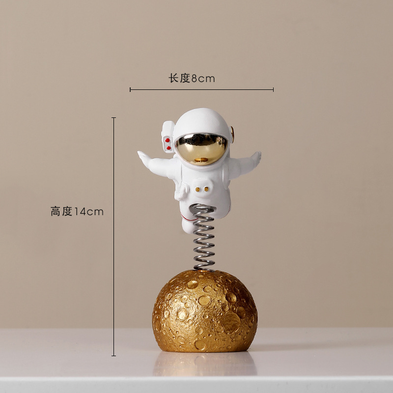 Car-mounted astronaut figurine resin 42