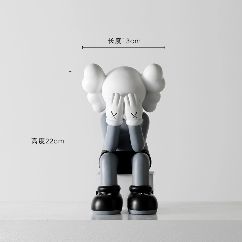 Creative violent bear figurine 46